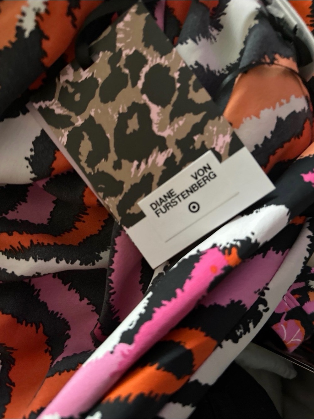 Diane Von Furstenberg Pink, Orange & Black Abstract Wrap Robe - Picture 5 of 7